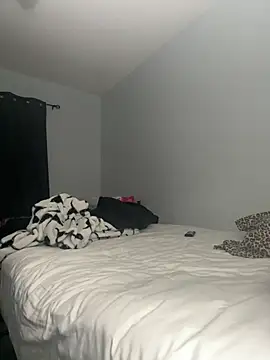 Snapshot of Liyah_19 chatting on February 2026 12:55:02 AM Liyah 19 online show from February 2026 12:55:02 AM