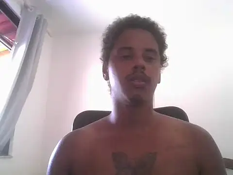 ONegodoce25 online show from May 2026 05:18:02 PM
