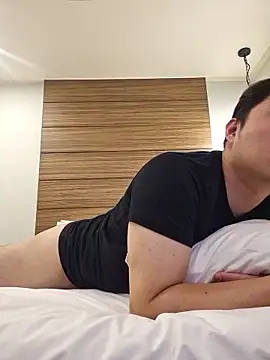 offwhite777 online show from December 2025 12:58:02 PM