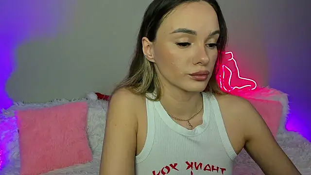 EvaBalmer online show from December 2025 02:41:01 AM