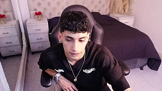 JhoanLeandro online show from July 2026 06:21:02 AM