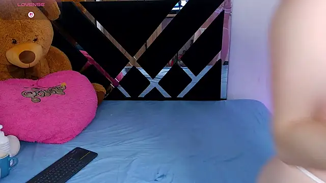 CatalinaSmith1 online show from March 2026 09:04:01 AM