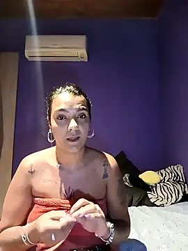 Snapshot of Pantaneirasexy chatting on November 2025 03:01:02 AM Pantaneirasexy online show from November 2025 03:01:02 AM