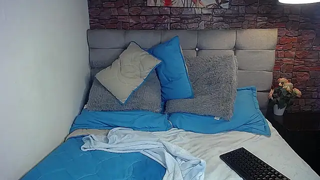 vicky bass online show from March 2025 09:40:02 PM