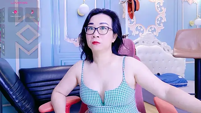 Snapshot of LucianaMe chatting on May 2026 02:18:02 AM LucianaMe online show from May 2026 02:18:02 AM