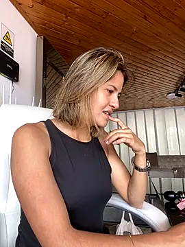 Andrea18 blonde online show from November 2025 04:07:01 PM