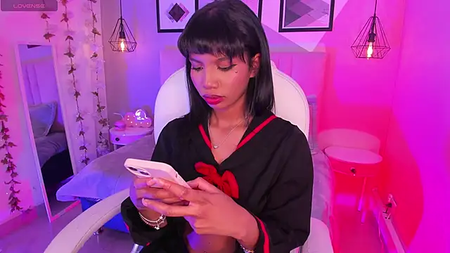 Snapshot of Gigi_Strawberry chatting on September 2025 04:36:01 AM Gigi Strawberry online show from September 2025 04:36:01 AM