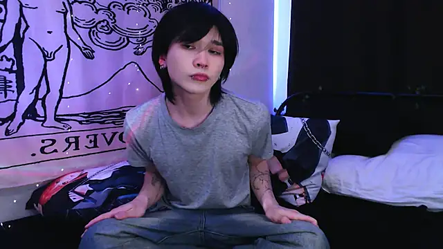 Snapshot of rennnuts chatting on February 2025 01:08:02 PM rennnuts online show from February 2025 01:08:02 PM