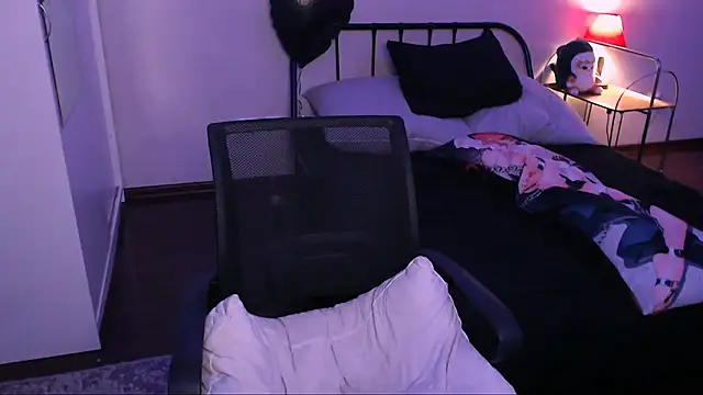 Snapshot of rennnuts chatting on October 2025 05:40:01 AM rennnuts online show from October 2025 05:40:01 AM