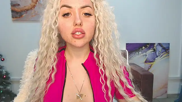 Snapshot of MissisCaty chatting on February 2025 09:38:02 AM MissisCaty online show from February 2025 09:38:02 AM