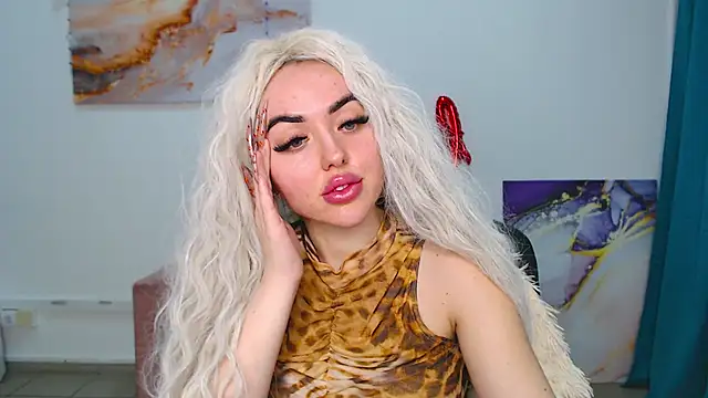 Snapshot of MissisCaty chatting on March 2025 09:44:02 AM MissisCaty online show from March 2025 09:44:02 AM