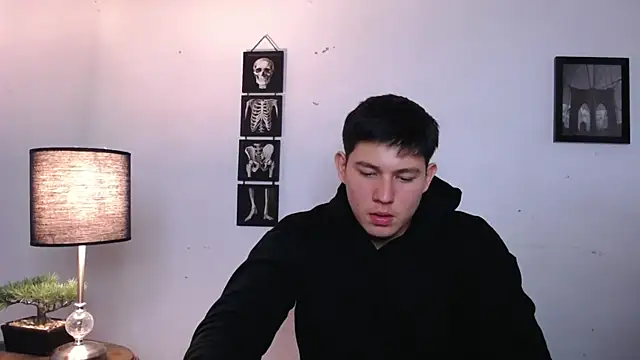 JamesCr  online show from November 2025 01:48:02 AM