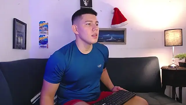 JamesCr  online show from November 2025 02:42:02 PM