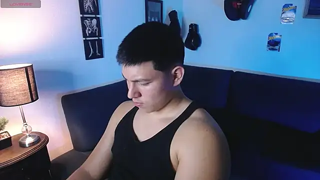 JamesCr  online show from March 2026 01:45:02 AM