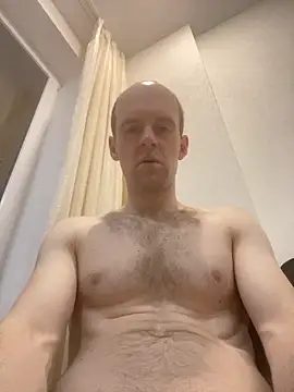 LynnAhNight online show from November 2025 03:18:02 AM