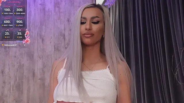 Snapshot of KarlaBart chatting on February 2026 08:35:01 PM KarlaBart online show from February 2026 08:35:01 PM