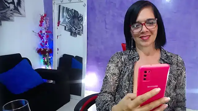 sarasmith3 online show from October 2025 10:10:01 PM