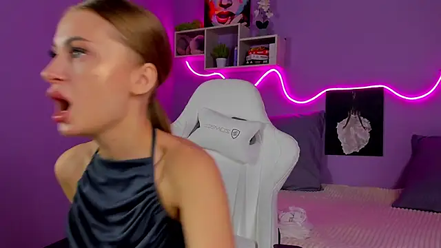 AnitaLamb online show from February 2025 04:58:02 AM