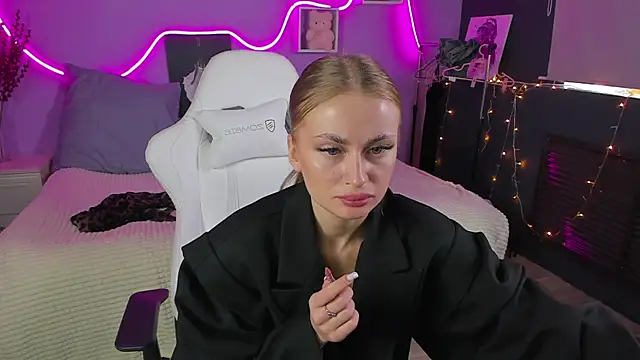 AnitaLamb online show from February 2025 11:47:02 AM