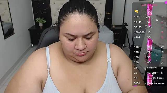 Aaliyah11 online show from September 2025 10:01:02 PM