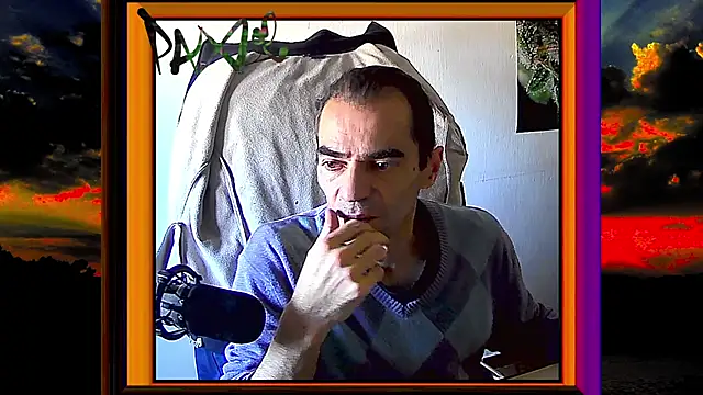 Snapshot of ReyDeBotones chatting on February 2026 02:05:02 PM ReyDeBotones online show from February 2026 02:05:02 PM