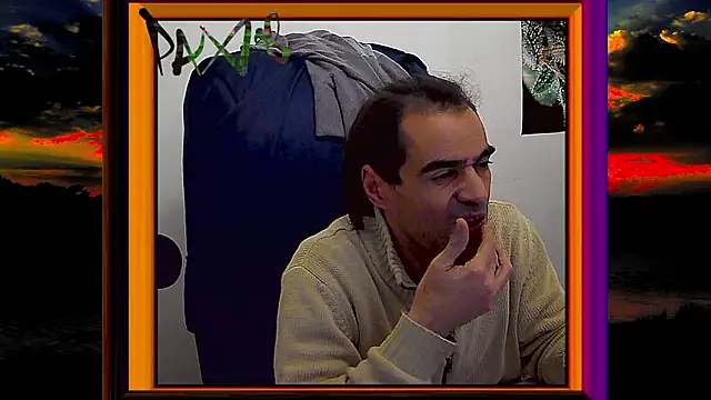 Snapshot of ReyDeBotones chatting on February 2026 10:21:01 PM ReyDeBotones online show from February 2026 10:21:01 PM