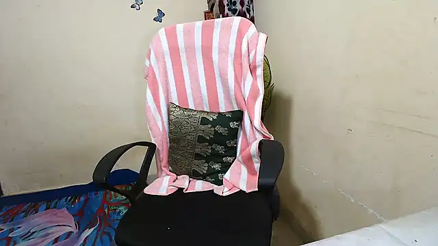 Rubi-Ji online show from November 2025 02:32:02 PM