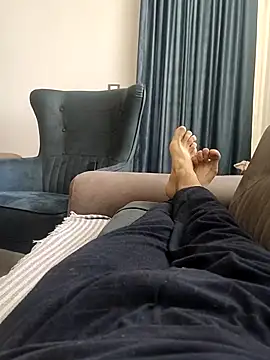 legolasleo online show from September 2025 12:07:01 PM