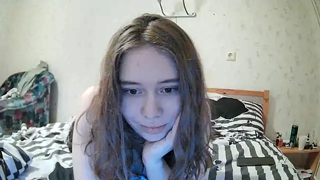 Snapshot of girliemilk chatting on March 2025 02:18:01 PM girliemilk online show from March 2025 02:18:01 PM