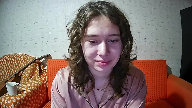 Snapshot of girliemilk chatting on November 2025 09:20:01 PM girliemilk online show from November 2025 09:20:01 PM