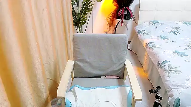 Snapshot of YIYI955 chatting on February 2025 06:17:02 AM YIYI955 online show from February 2025 06:17:02 AM