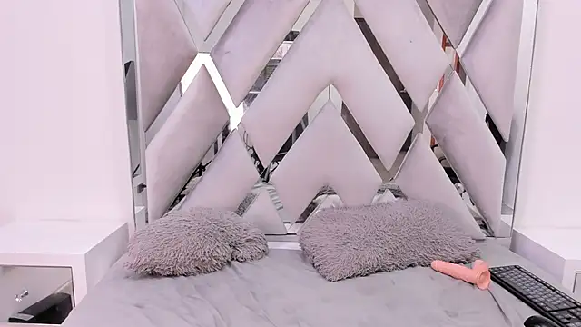 Your Lady Milf online show from March 2025 06:16:01 PM