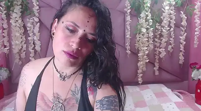 Snapshot of Fenix_Lilith chatting on February 2025 02:06:02 PM Fenix Lilith online show from February 2025 02:06:02 PM