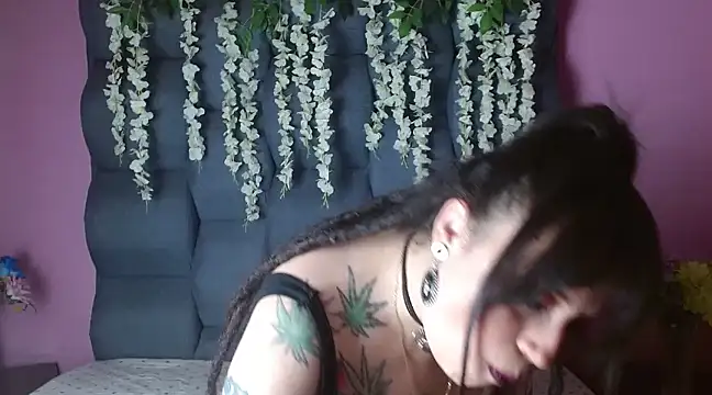 Snapshot of Fenix_Lilith chatting on March 2025 01:18:01 PM Fenix Lilith online show from March 2025 01:18:01 PM