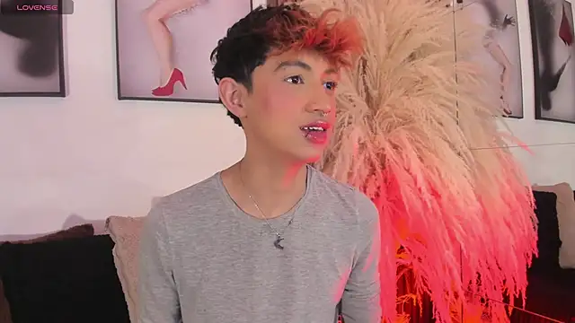 Snapshot of Allen_Starck chatting on November 2025 03:39:02 AM Allen Starck online show from November 2025 03:39:02 AM