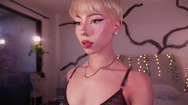 Snapshot of soidai_miiu chatting on September 2025 10:46:02 PM soidai miiu online show from September 2025 10:46:02 PM