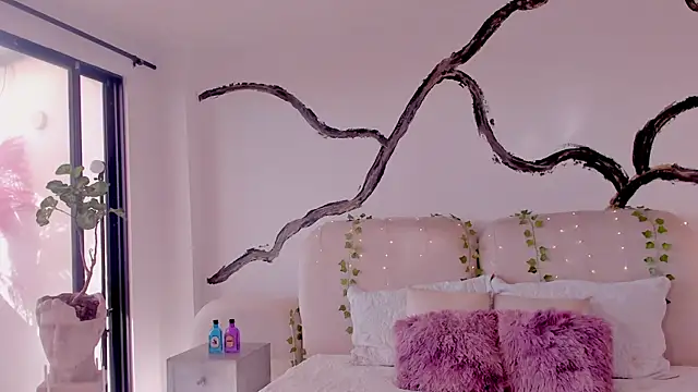 Snapshot of soidai_miiu chatting on September 2025 08:35:01 PM soidai miiu online show from September 2025 08:35:01 PM