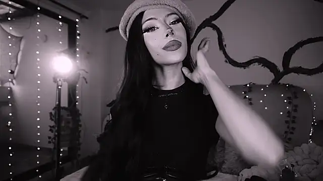 Snapshot of soidai_miiu chatting on November 2025 09:14:01 PM soidai miiu online show from November 2025 09:14:01 PM