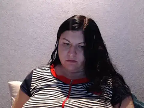 KiraSwee online show from October 2025 06:07:01 PM