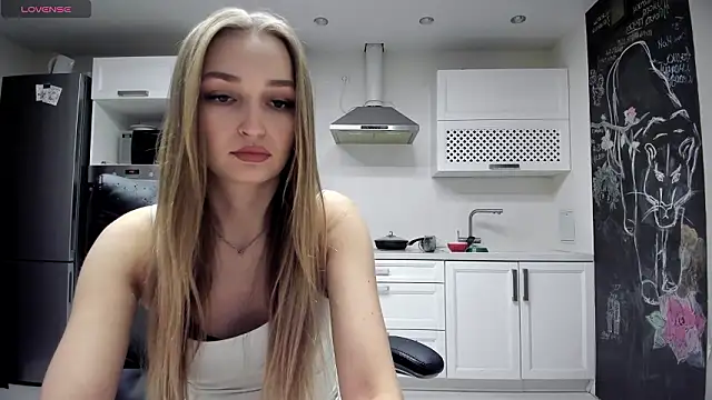 lisenok online show from March 2026 06:03:01 PM