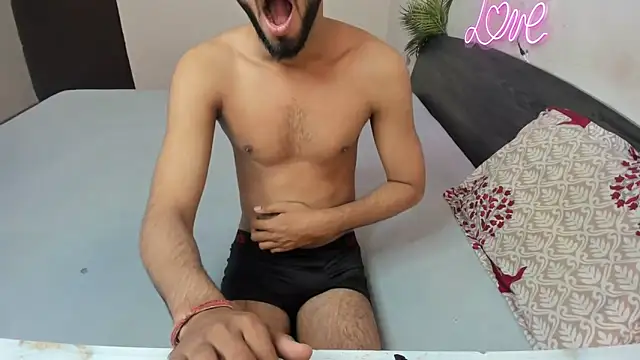 Queen Couple online show from November 2025 05:56:02 AM