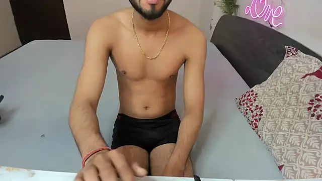 Queen Couple online show from November 2025 06:23:02 AM