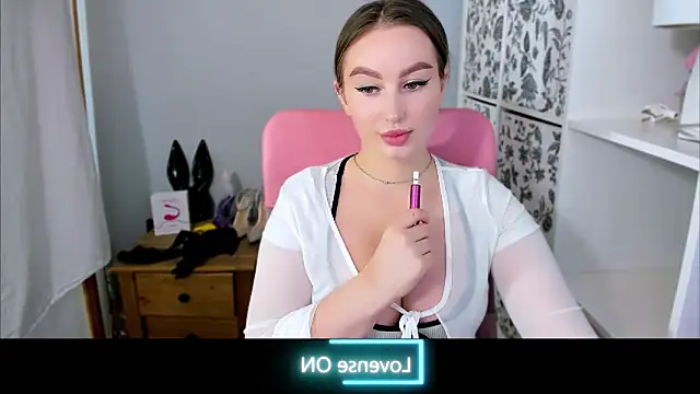 DonnaCam online show from May 2026 06:05:01 PM