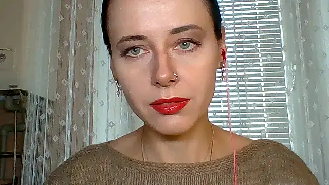 LuminousLady online show from October 2025 10:06:01 AM