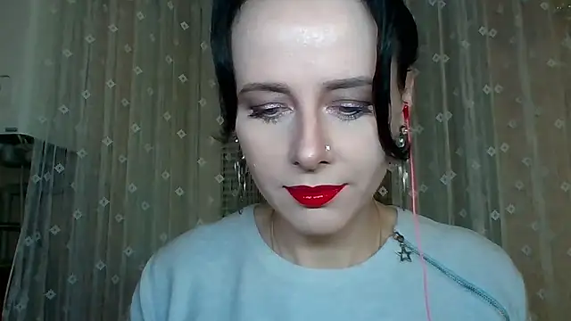 LuminousLady online show from December 2025 06:12:02 PM