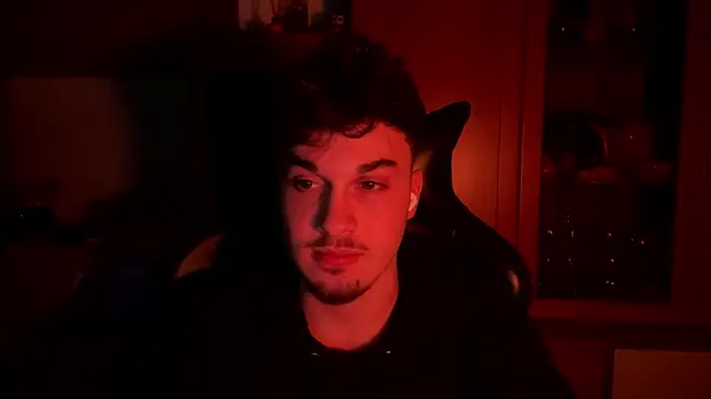 Snapshot of NaplesGuy04 chatting on February 2025 11:04:01 PM NaplesGuy04 online show from February 2025 11:04:01 PM