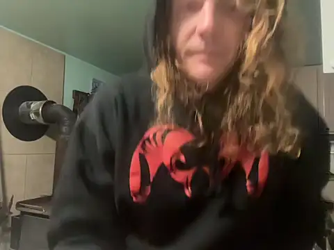 Snapshot of redone8in chatting on November 2025 04:31:02 PM redone8in online show from November 2025 04:31:02 PM