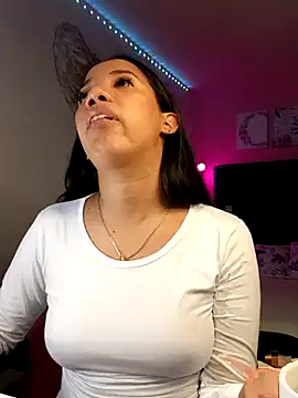 SallyWhitee online show from April 2026 05:10:01 AM