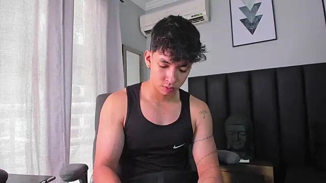 ISAAC CRYSTON online show from March 2025 07:47:02 PM