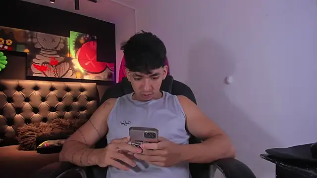 ISAAC CRYSTON online show from September 2025 07:37:02 PM